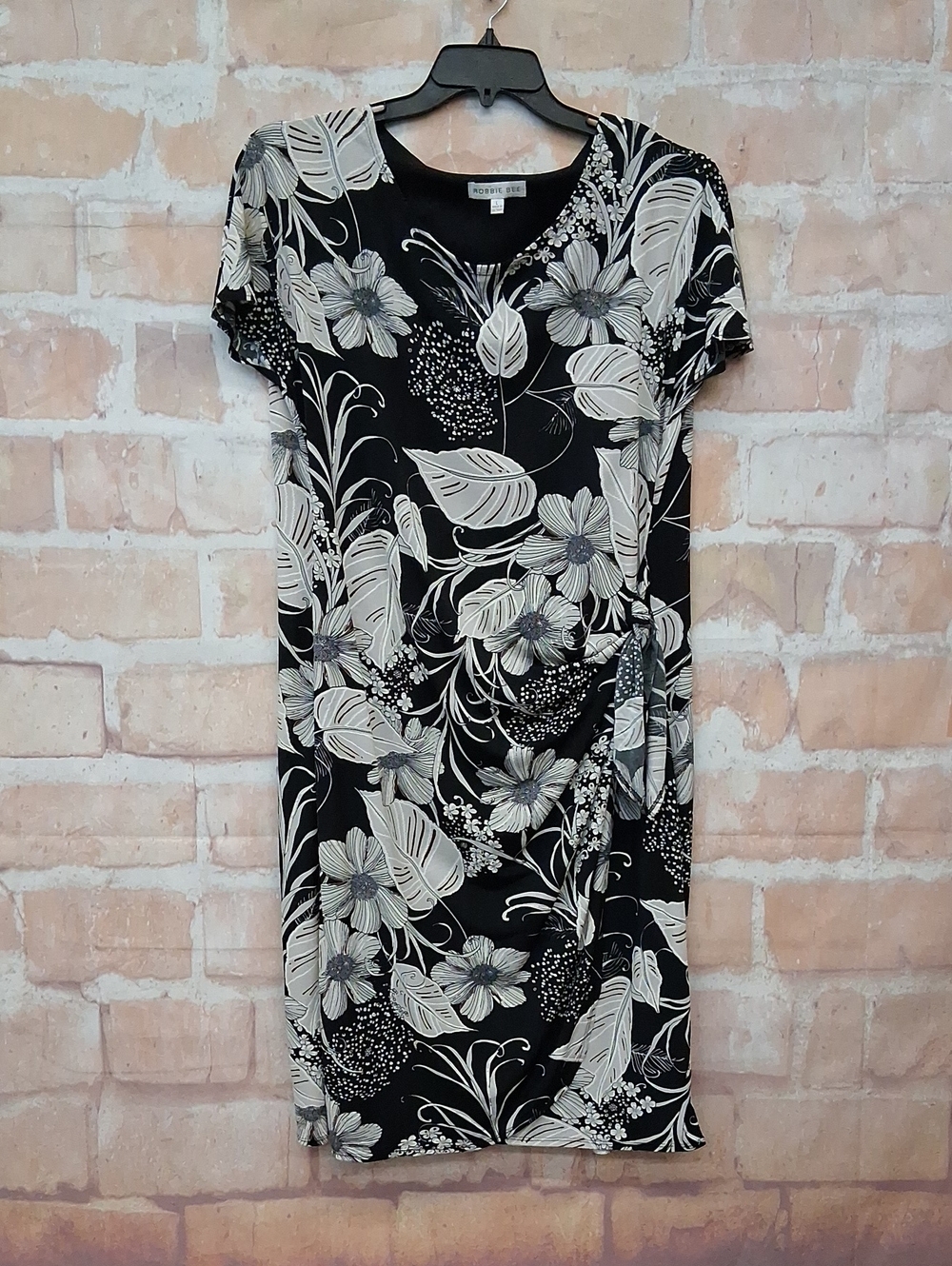 Robbie Bee Black and Cream Floral Short Sleeve Tunic Dress